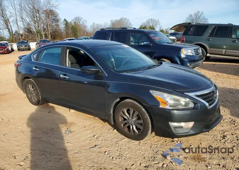2015 Nissan Altima 2.5 из США, поврежденный, VIN 1N4AL3AP4FC596123